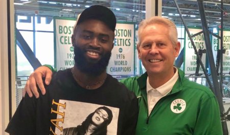 意甲积分榜：争冠白热化，米兰1球净胜球优势领先那不勒斯居首（意甲积分榜焦灼：米兰以1球净胜优势力压那不勒斯领跑）