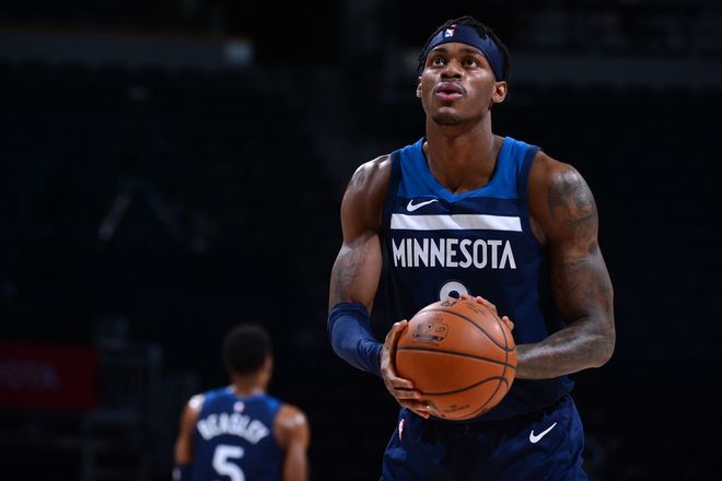 各队补强方案曝光引球迷热议（各队补强计划曝光，球迷议论纷纷）