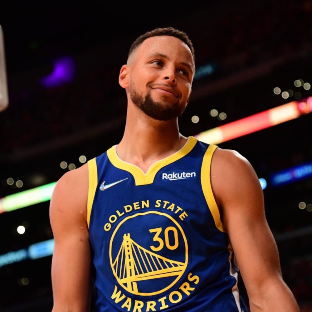 马科斯-阿隆索：祖父说迪斯蒂法诺比梅西出色，时代标准不同（马科斯-阿隆索：祖父认为迪斯蒂法诺强于梅西，各时代评判标准不同）