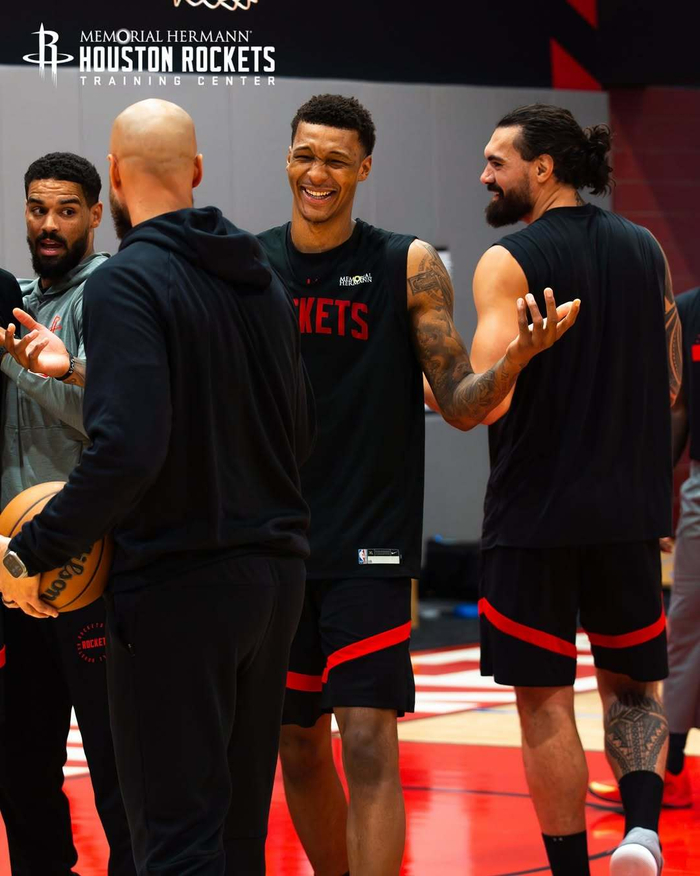 奥古斯托：大家认为这种比赛应该赢5-0，但欧冠没有容易的比赛（奥古斯托：外界总觉得这种比赛该5比0拿下，但欧冠没有轻松仗）