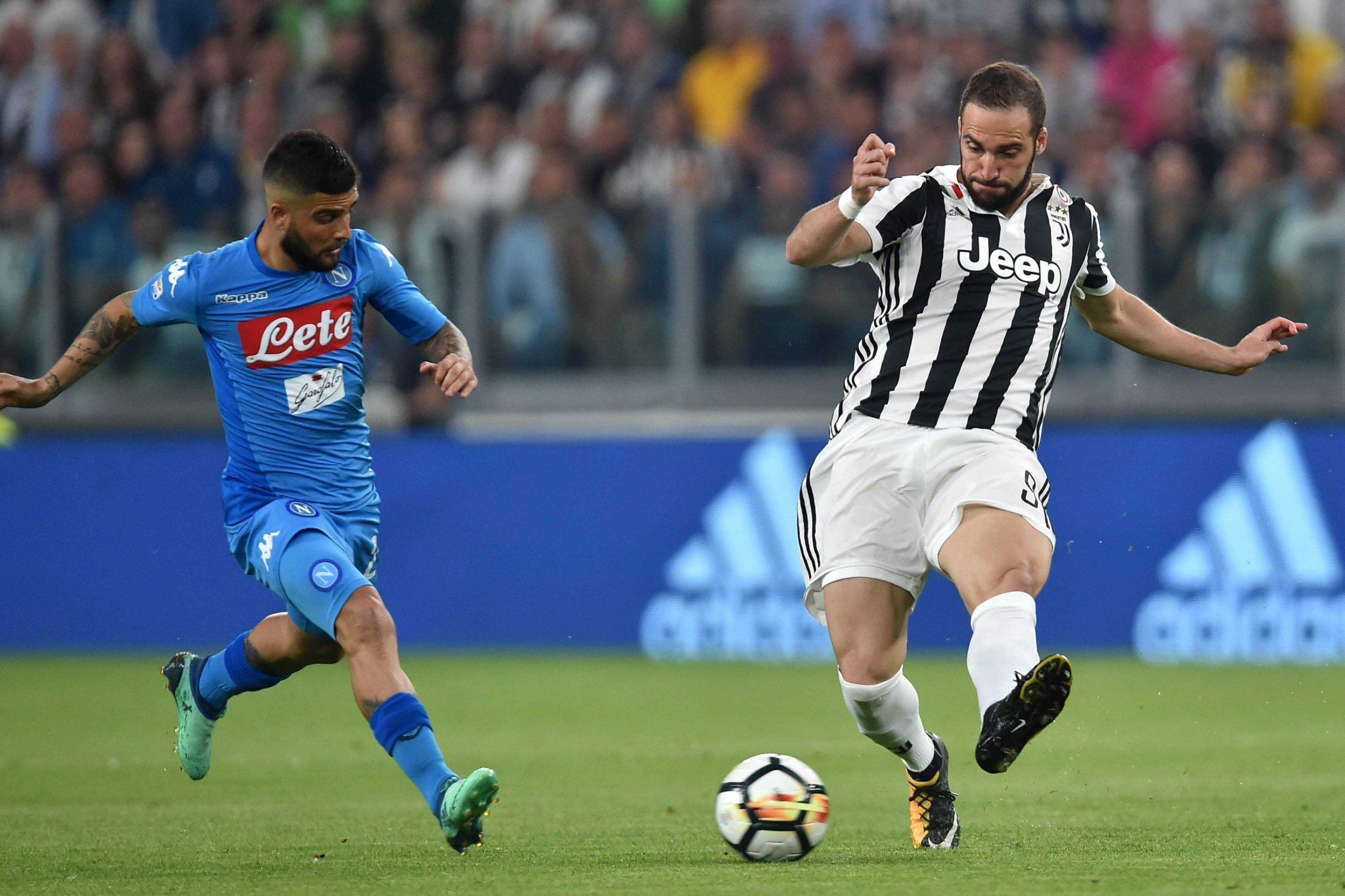 马克西单节再砍13分，带队顶住勇士凶猛反扑（马克西单节再取13分，率队抗住勇士疯狂追击）