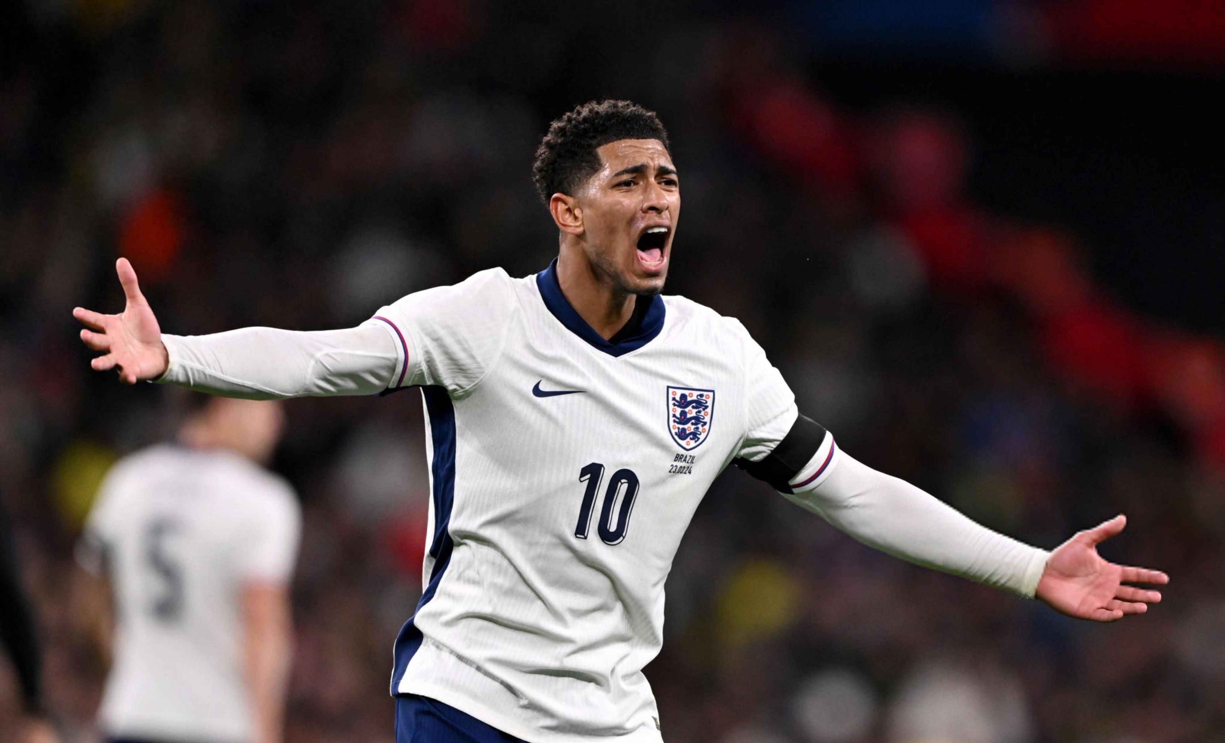 马卡：黄潜有意帕尔特伊，后者目前正面临英国检方指控（马卡报：比利亚雷亚尔有意帕尔特伊，后者正面临英检方起诉）